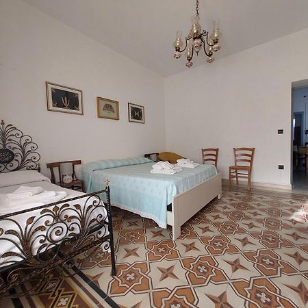 Casa Vacanze Zarinu Orgosolo Dış mekan fotoğraf